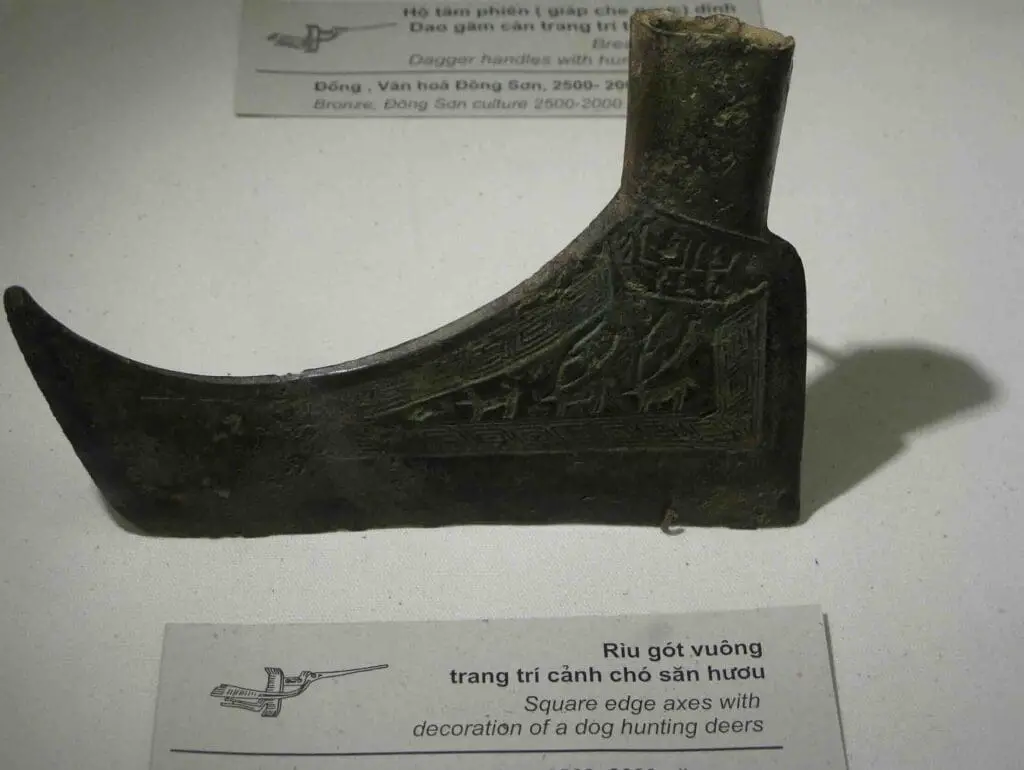 A Đông Sơn Axe