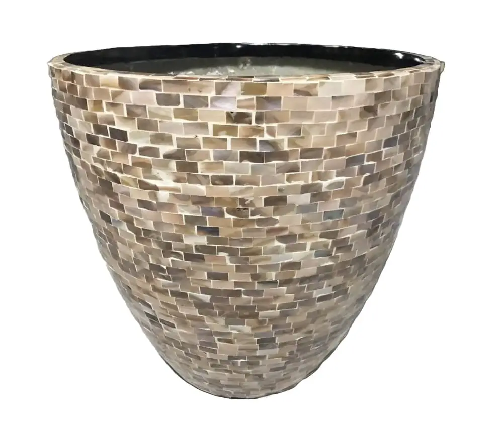 Mother of Pearl Vase in Lacquer Finish 